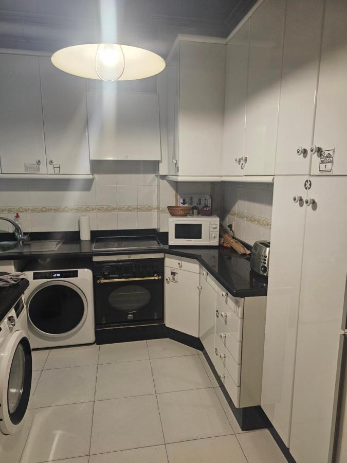 Habitacion Amplia Y Centrica En Piso Compartido A Coruña Εξωτερικό φωτογραφία